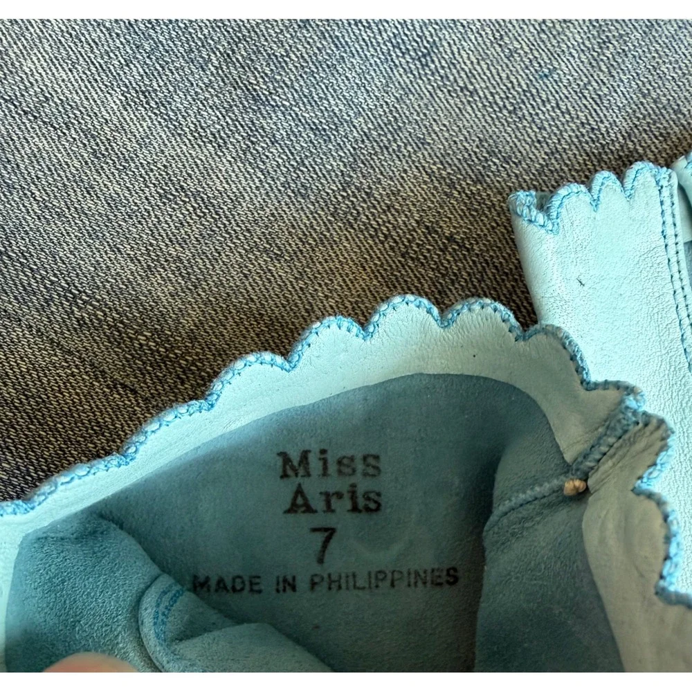 Miss Aris Vintage Light Blue Leather Scalloped Trim Wrist Gloves Size 7 Retro